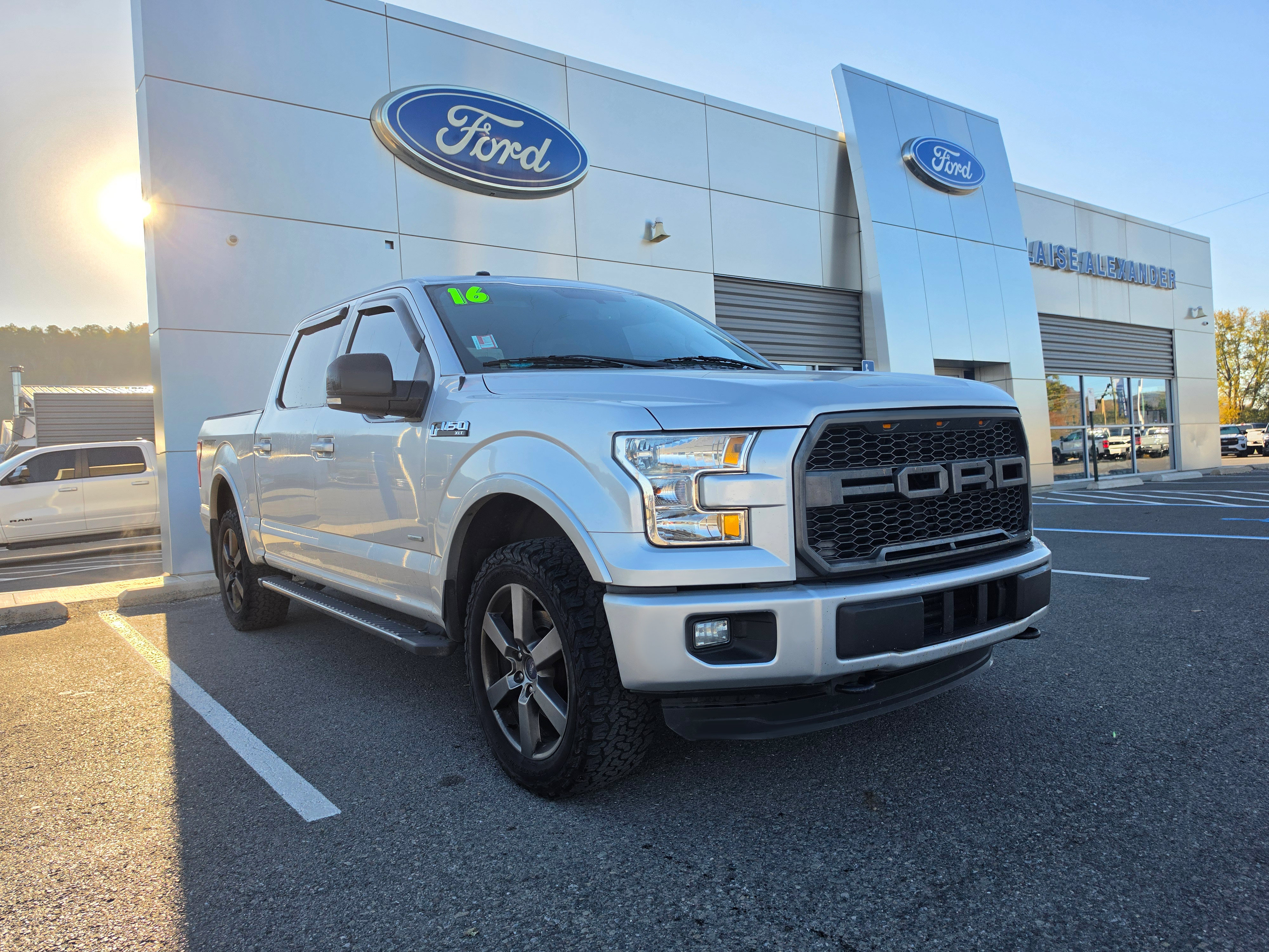 Used 2016 Ford F150 XLT w/ Equipment Group 302A Luxury AWD/4WD image 1