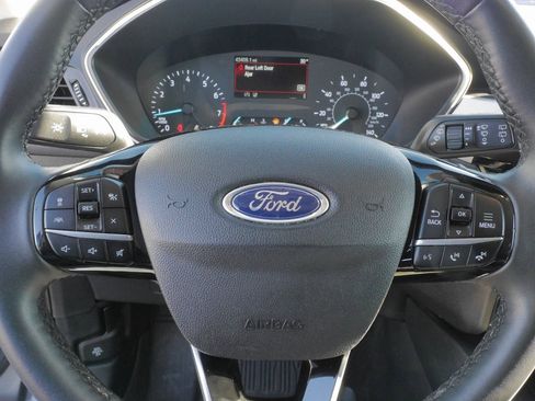 Used 2022 Ford Escape SE w/ Cold Weather Package image 25