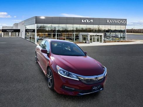 Used 2017 Honda Accord Sport image 9