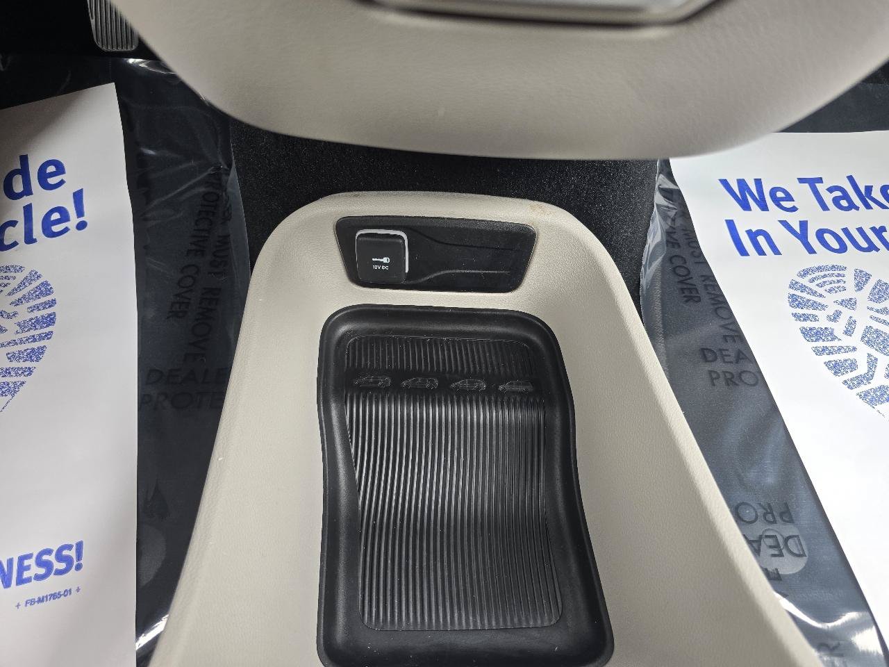 Used 2023 Chrysler Pacifica Touring-L FWD image 32