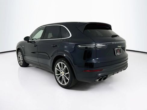 Certified 2023 Porsche Cayenne AWD/4WD image 3