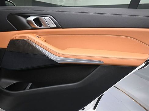 Used 2021 BMW X7 xDrive40i image 29