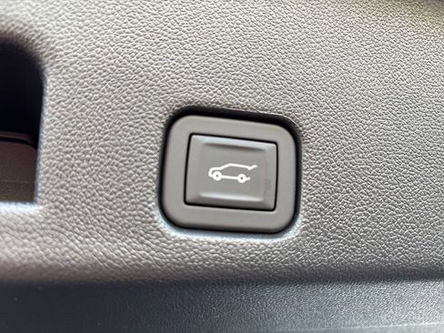 New 2026 GMC Acadia Elevation image 43