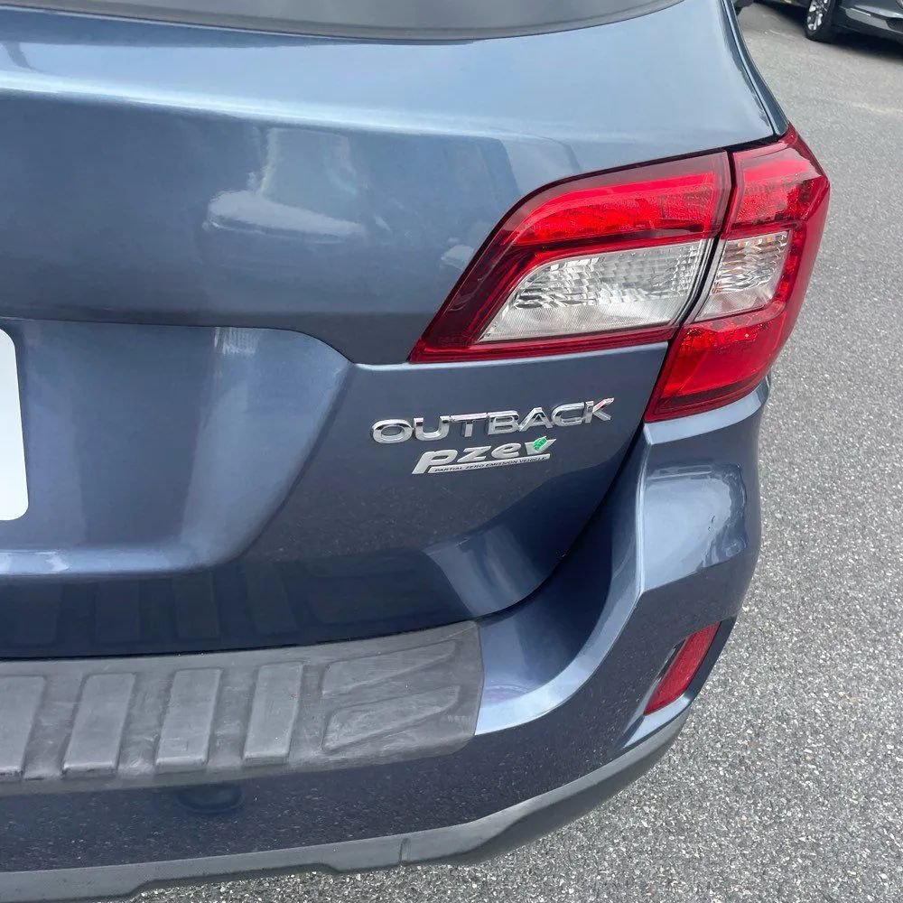 Used 2015 Subaru Outback 2.5i Limited AWD/4WD image 20