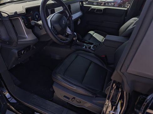 New 2025 Ford Bronco Outer Banks w/ Sasquatch Package image 9