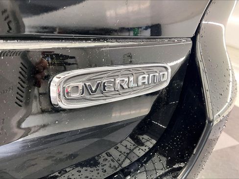 Used 2023 Jeep Grand Cherokee Overland w/ Advanced Protech Group III AWD/4WD image 7