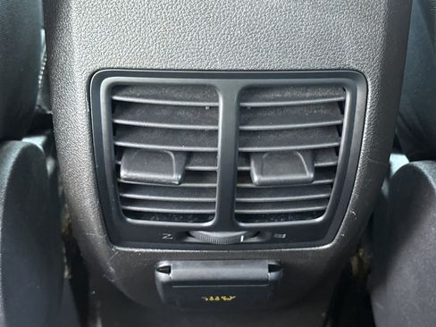 Used 2016 Ford Escape SE w/ Equipment Group 201A FWD image 15