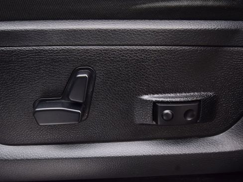 Used 2020 RAM 2500 Laramie w/ Night Edition image 31