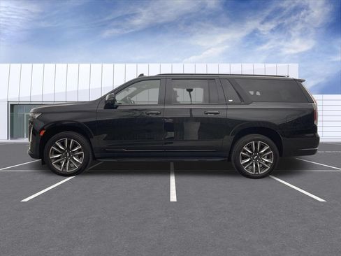 Used 2024 Cadillac Escalade ESV Sport AWD/4WD image 5