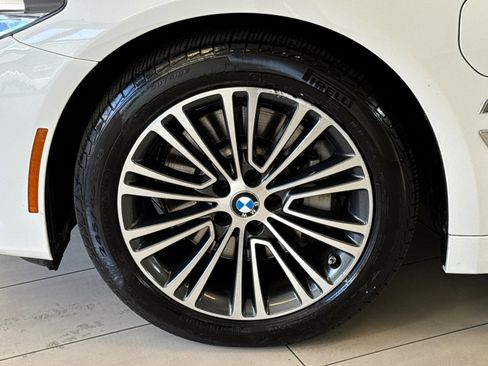 Used 2018 BMW 530e xDrive image 25