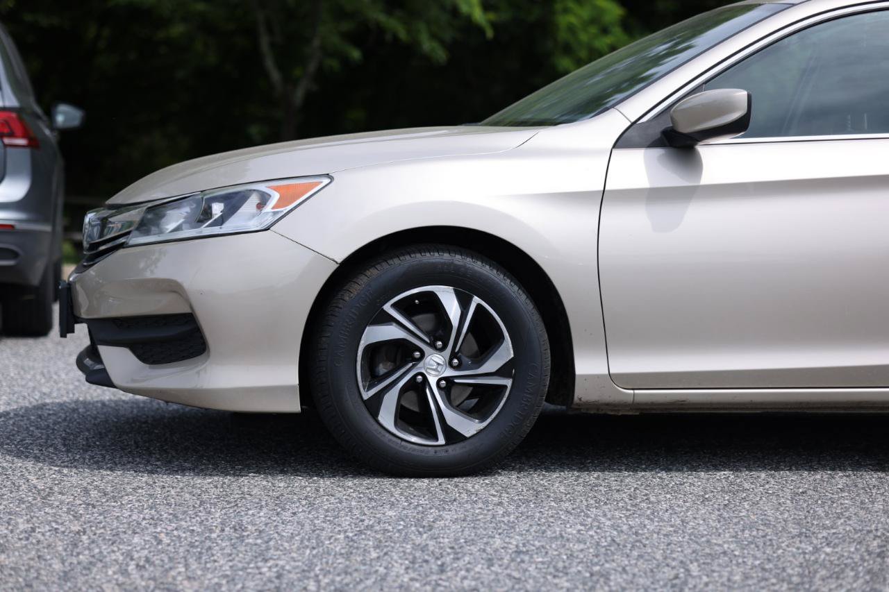 Used 2017 Honda Accord LX image 9