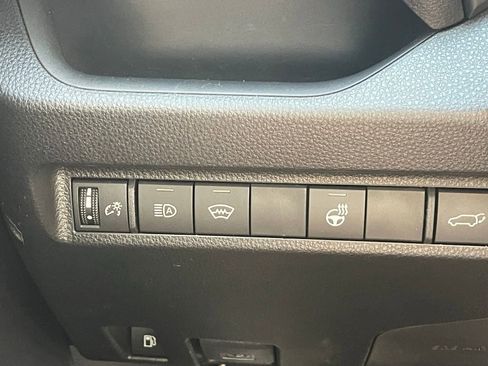 Used 2025 Toyota RAV4 SE w/ Convenience Package image 13