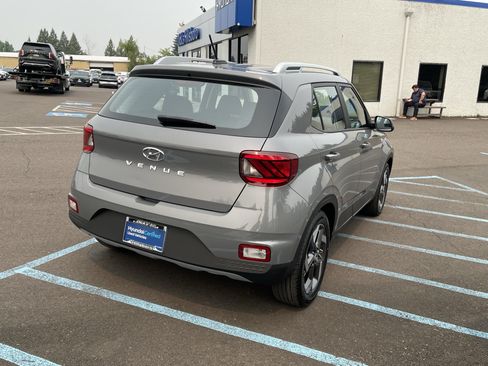 Certified 2023 Hyundai Venue SEL FWD image 5