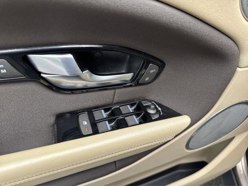 Used 2016 Land Rover Range Rover Evoque SE image 38