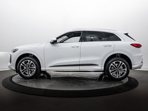 Used 2025 Audi Q5 Premium w/ Convenience Package AWD/4WD image 6