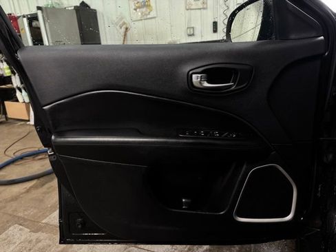 Used 2021 Jeep Compass Latitude image 12