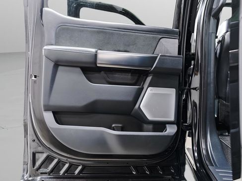 Used 2025 Ford F250 Platinum image 32