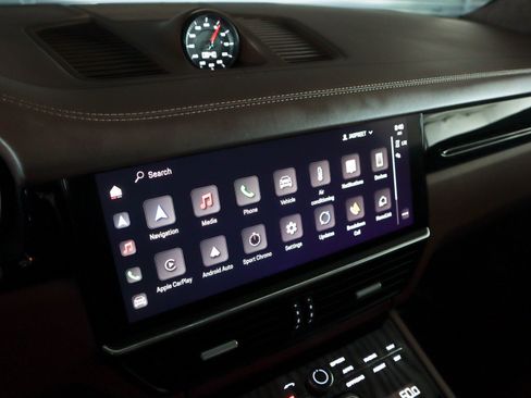 Certified 2023 Porsche Cayenne Turbo AWD/4WD image 20