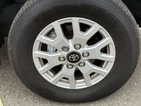 Used 2024 Toyota Tacoma SR5 image 15