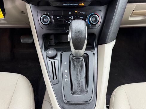 Used 2018 Ford Focus SE image 22