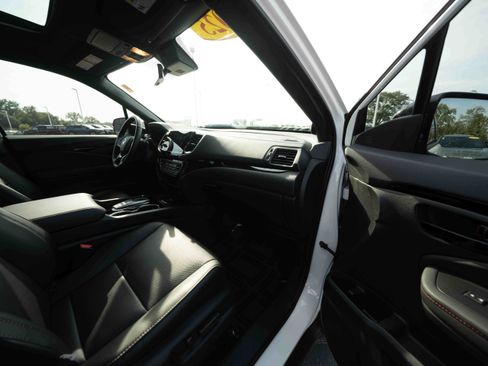 Used 2025 Honda Passport Black Edition image 26