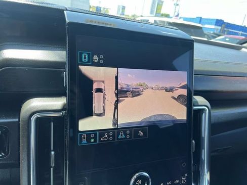 Certified 2025 GMC Yukon XL Denali AWD/4WD image 31