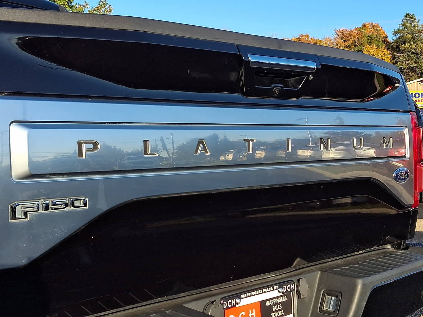 Used 2016 Ford F150 Platinum w/ Equipment Group 701A Luxury AWD/4WD image 32