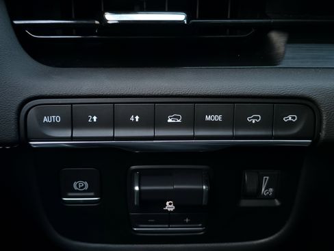 Used 2021 Cadillac Escalade Premium Luxury w/ Driver Assist Tech Package image 34