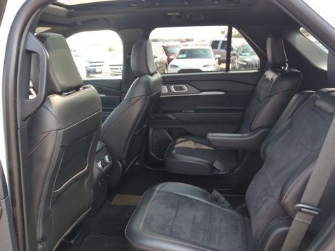 Used 2025 Ford Explorer ST AWD/4WD image 32