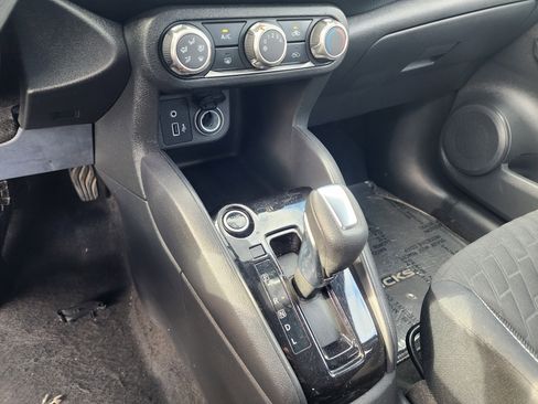 Used 2022 Nissan Kicks S image 30