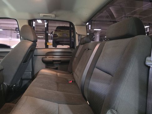 Used 2014 Chevrolet Silverado 2500 LT w/ Interior Plus Package image 11