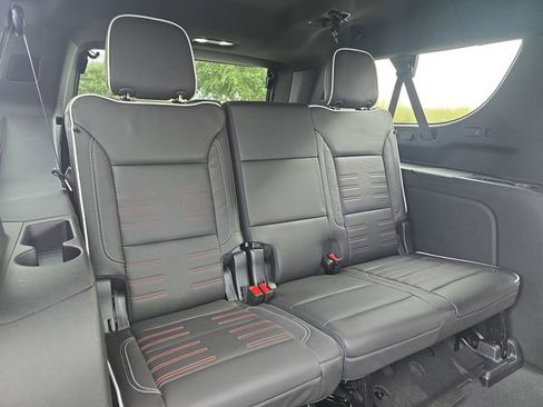 Used 2025 GMC Yukon XL AT4 Ultimate image 12
