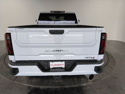 Used 2025 GMC Sierra 2500 AT4 image 7