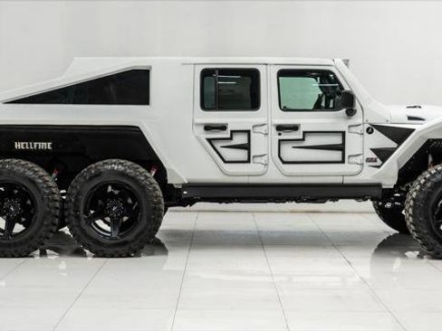 Used 2025 Jeep Gladiator Sport image 7