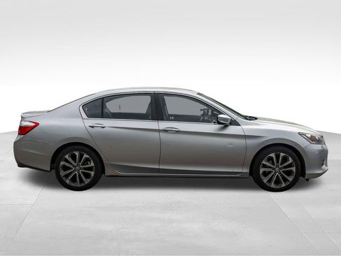 Used 2015 Honda Accord Sport image 3
