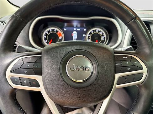 Used 2018 Jeep Cherokee Trailhawk w/ Quick Order Package 27L image 13