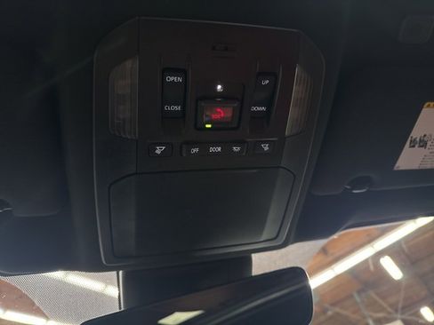 Used 2023 Toyota Highlander XSE image 20