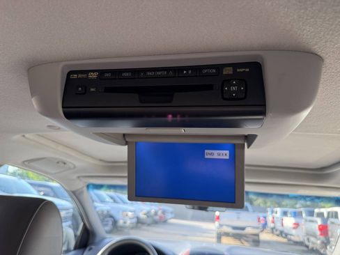 Used 2009 Toyota Sienna XLE FWD image 17