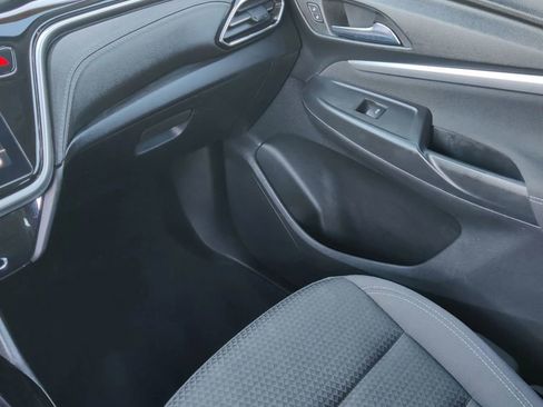 Used 2023 Chevrolet Bolt EUV LT image 28