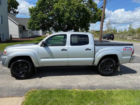 Used 2010 Toyota Tacoma 4x4 Double Cab image 3