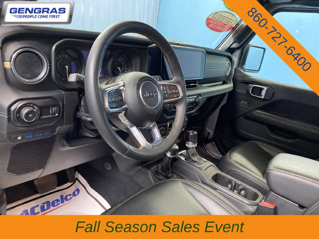 Used 2024 Jeep Wrangler Unlimited Sahara w/ Technology Group AWD/4WD image 12