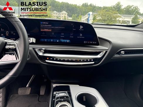 Used 2024 Cadillac Lyriq Tech w/ Driver Assist Package AWD/4WD image 24
