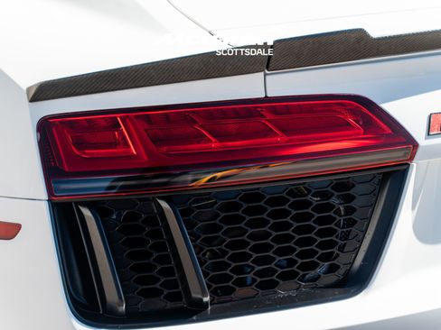 Used 2018 Audi R8 V10 w/ Premium Package RWD image 25