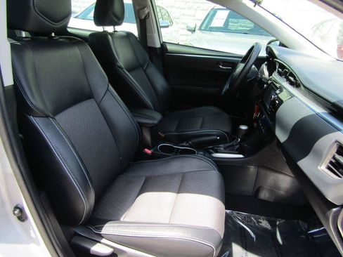 Used 2015 Toyota Corolla S FWD image 11