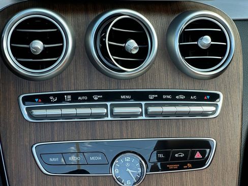 Used 2019 Mercedes-Benz C 300 4MATIC Cabriolet image 17