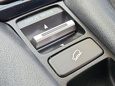 Used 2023 Honda HR-V LX image 24