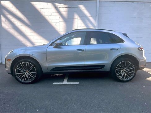 Certified 2026 Porsche Macan AWD/4WD image 2