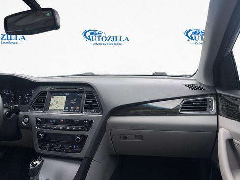 Used 2016 Hyundai Sonata Limited w/ Option Group 04 FWD image 11