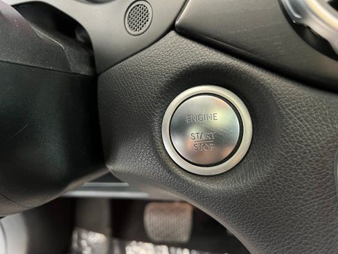 Used 2018 Mercedes-Benz GLA 250 4MATIC image 25