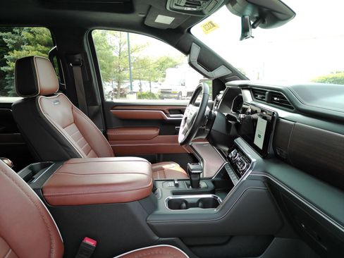Certified 2025 GMC Sierra 1500 Denali Ultimate AWD/4WD image 16